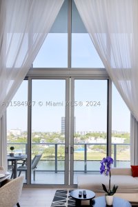 Hyde Beach House Apt #R504