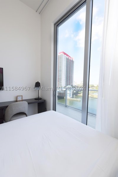 Apartment for rent at Hyde Beach House R504