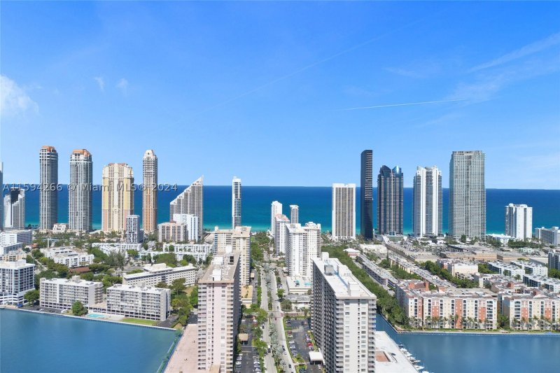 Comprar apartamento en Winston Towers 1701