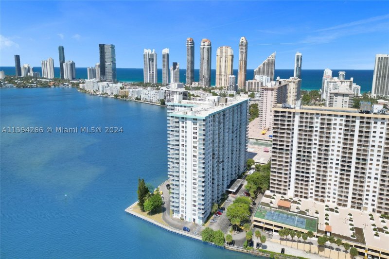 Comprar apartamento en Winston Towers 1701