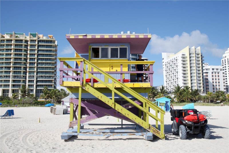 Condo for sale at Lincoln Towers A701