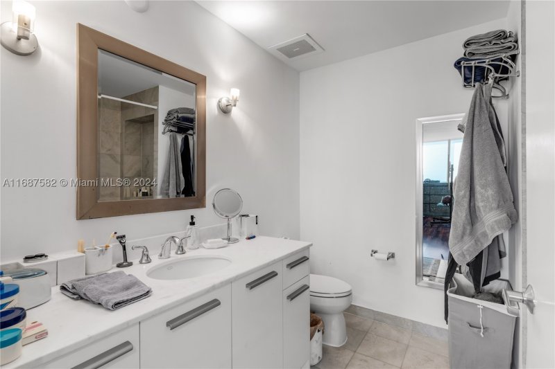 Comprar apartamento en Avenue on Brickell 1060 Tower 409