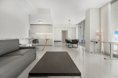 Comprar apartamento en Jade Signature 1402