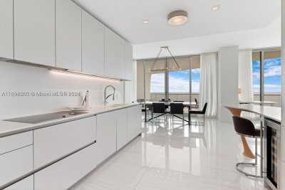 Comprar apartamento en Jade Signature 1402