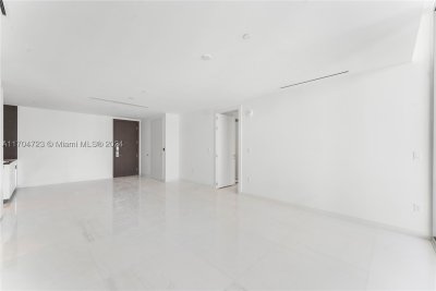 Comprar apartamento no Aston Martin Residences 5209