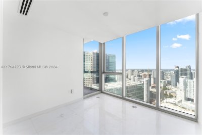 Comprar apartamento no Aston Martin Residences 5209