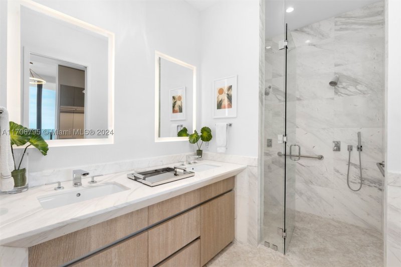 Comprar apartamento en One Park Grove 20BC