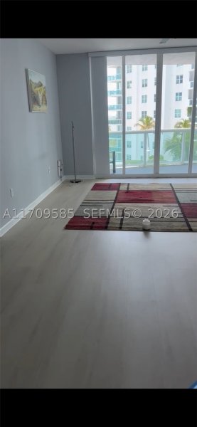 Apartment for rent at 360 Condominium West 806