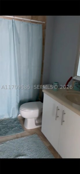 Apartment for rent at 360 Condominium West 806