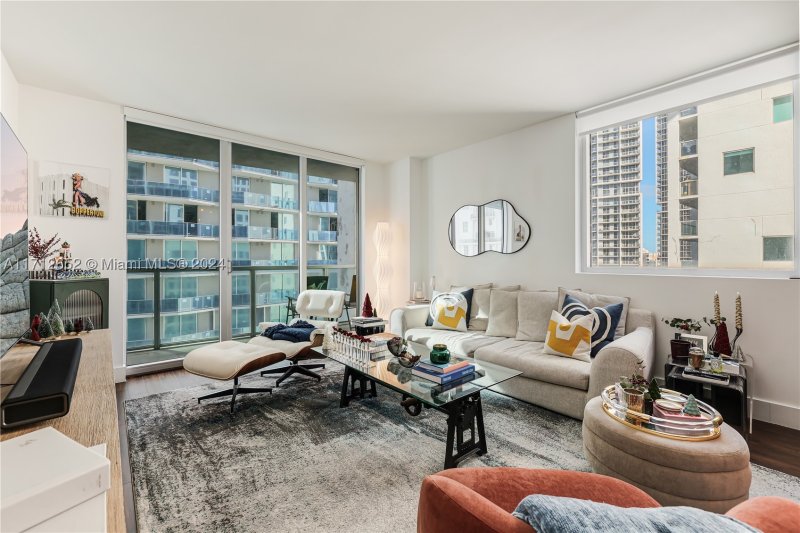 Condo for sale at 500 Brickell West Tower 3407