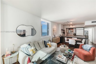 Comprar apartamento no 500 Brickell West Tower 3407