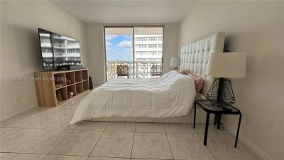 Comprar apartamento en Imperial Towers 506