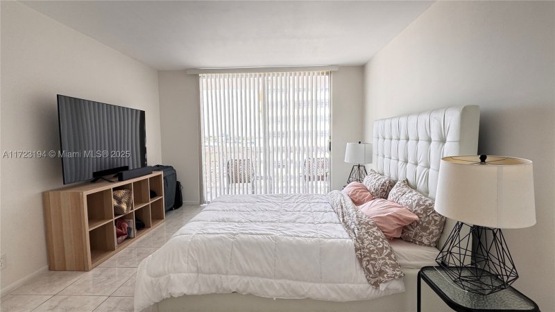 Condo for sale at Imperial Towers 506