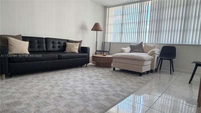 Comprar apartamento en Imperial Towers 506