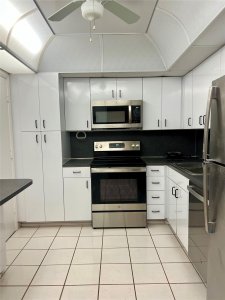 Comprar apartamento no Carriage Club North 1210