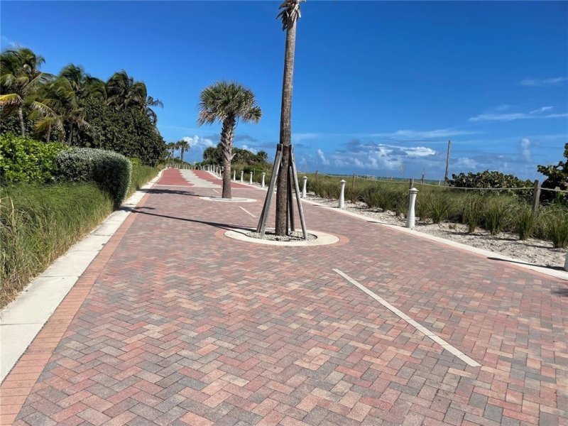 Condo for sale at Carriage Club North 1210