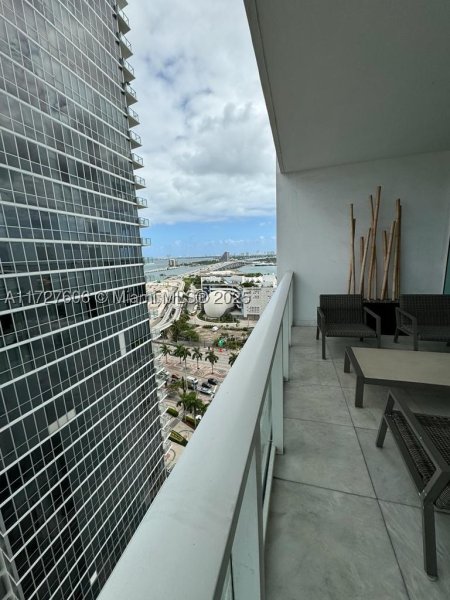 Condo for sale at Ten Museum Park 1505