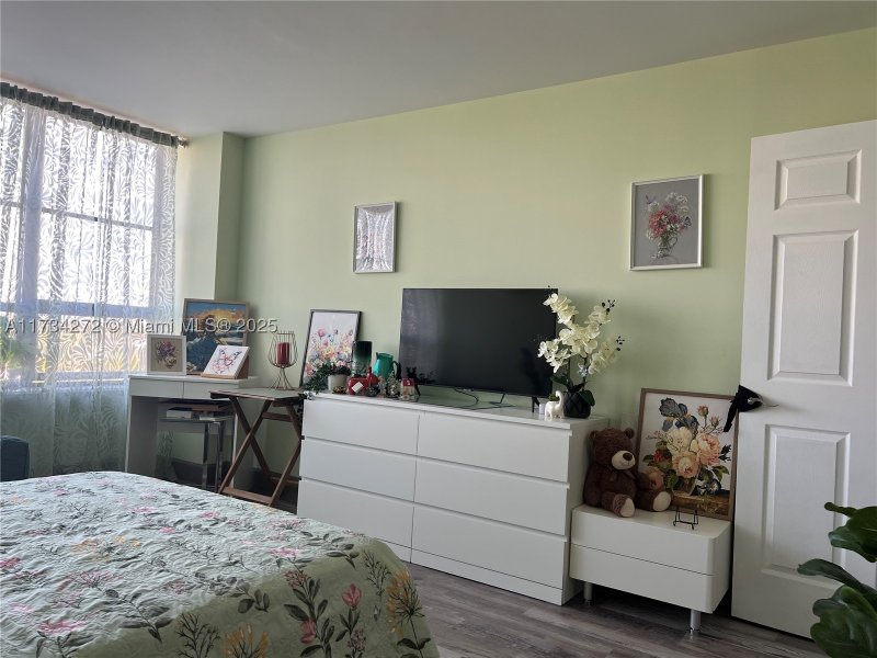 Condo for sale at Olympus Towers 504