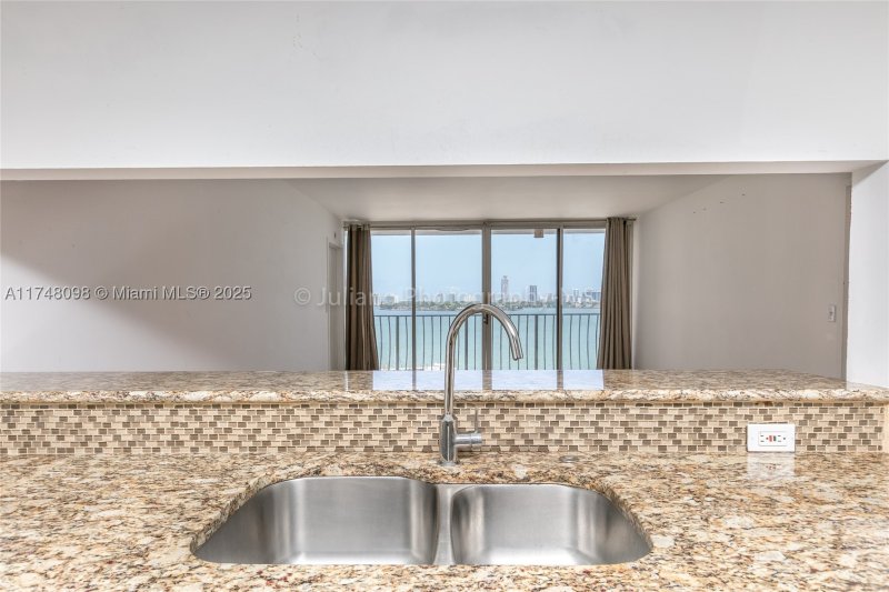 Comprar apartamento en Grandview Palace 1108