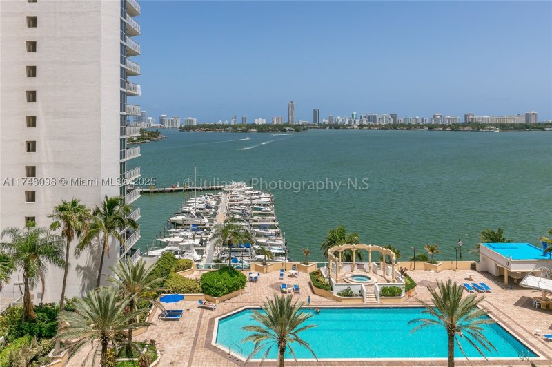 Comprar apartamento en Grandview Palace 1108