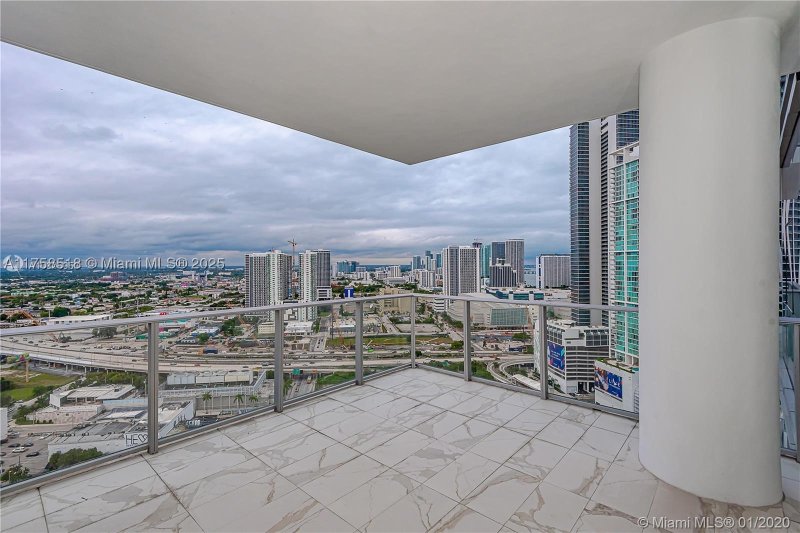 Condo for sale at Paramount Miami WorldCenter 2600