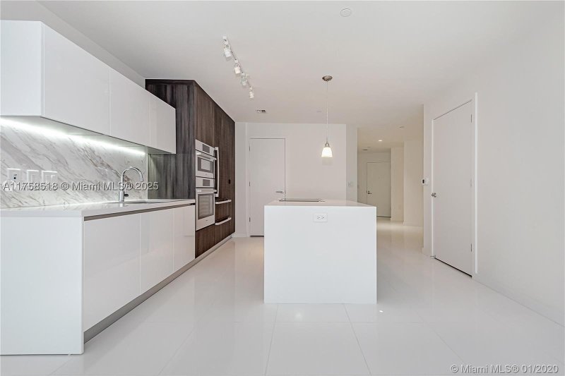 Condo for sale at Paramount Miami WorldCenter 2600