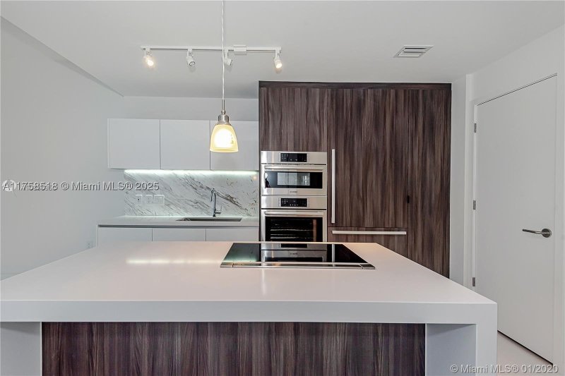 Condo for sale at Paramount Miami WorldCenter 2600