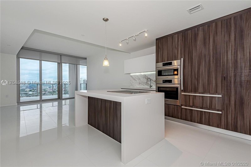 Condo for sale at Paramount Miami WorldCenter 2600