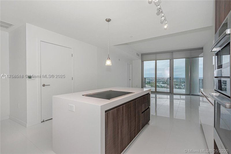 Condo for sale at Paramount Miami WorldCenter 2600