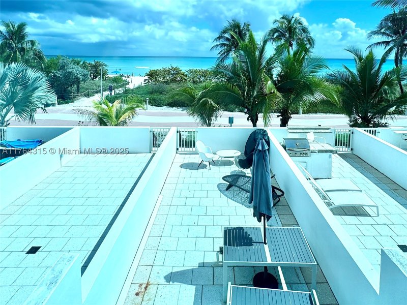 Condo for sale at Castle Beach Club TH-11