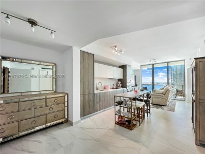 Comprar apartamento en Biscayne Beach 2008