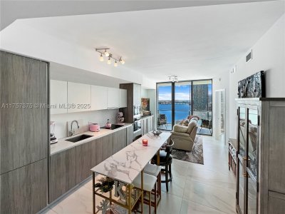 Comprar apartamento en Biscayne Beach 2008