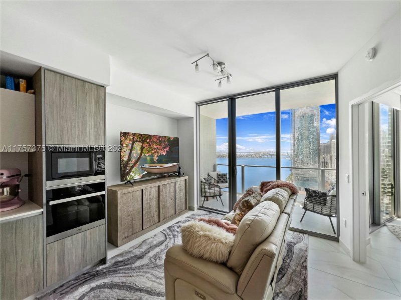 Comprar apartamento en Biscayne Beach 2008