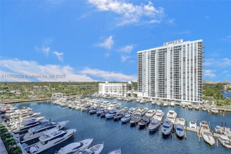 Condo for sale at Marina Palms Yacht Club