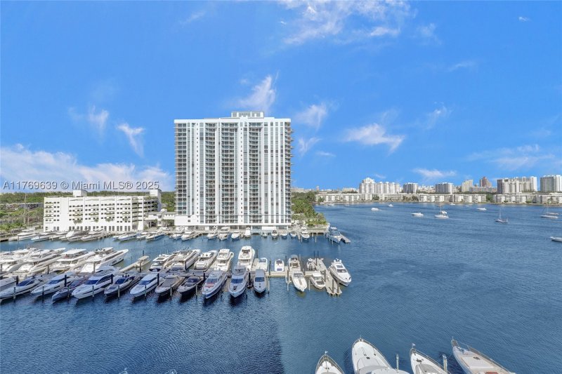 Condo for sale at Marina Palms Yacht Club