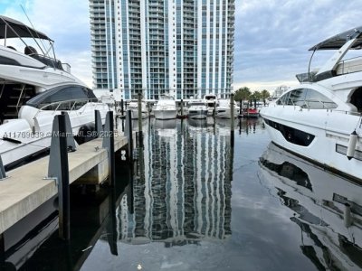 Comprar apartamento en Marina Palms Yacht Club