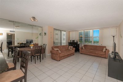 Comprar apartamento no Imperial Towers 628
