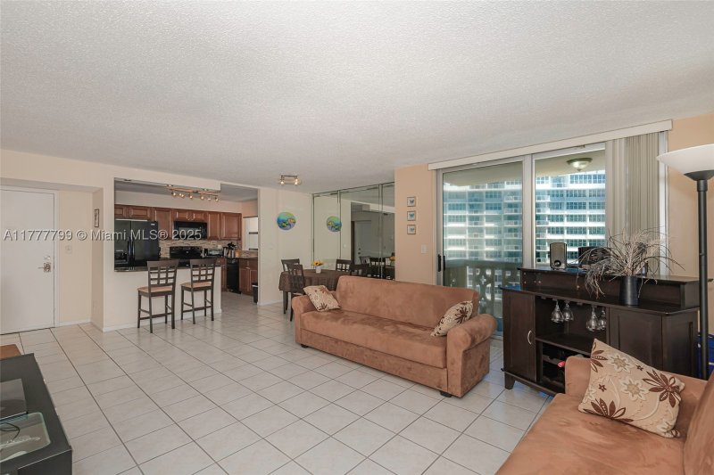 Condo for sale at Imperial Towers 628