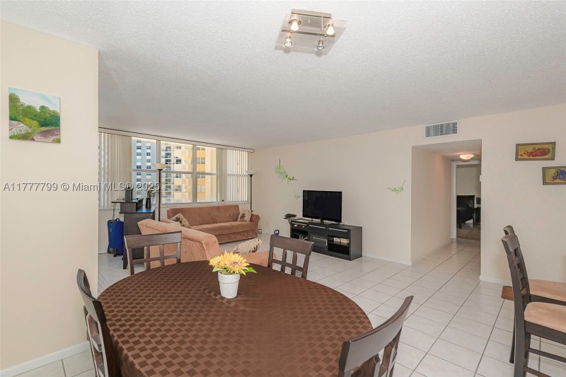 Condo for sale at Imperial Towers 628