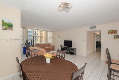 Comprar apartamento no Imperial Towers 628