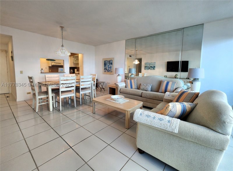 Apartment for rent at Alexander Towers 610