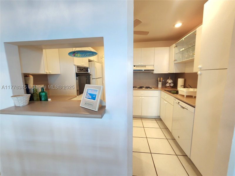 Apartment for rent at Alexander Towers 610