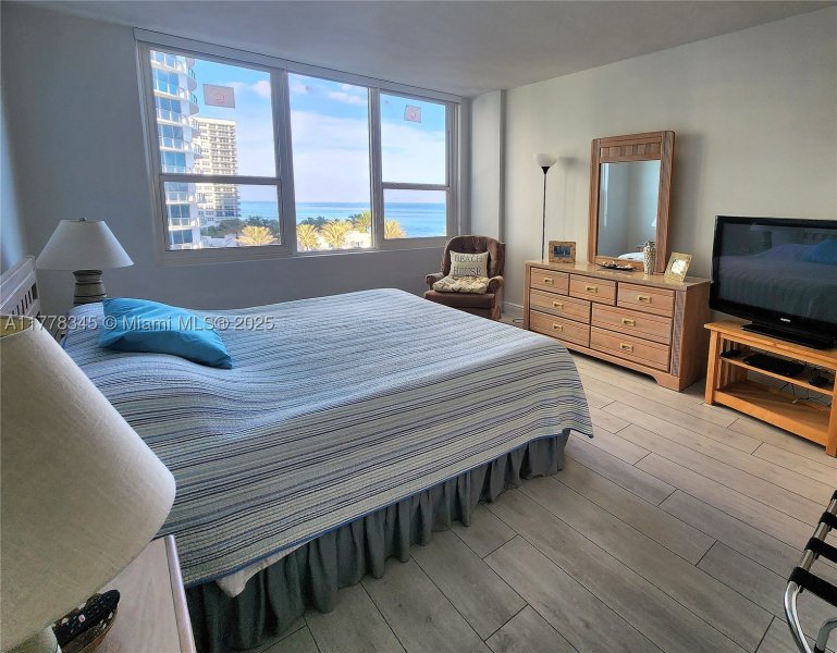 Apartment for rent at Alexander Towers 610