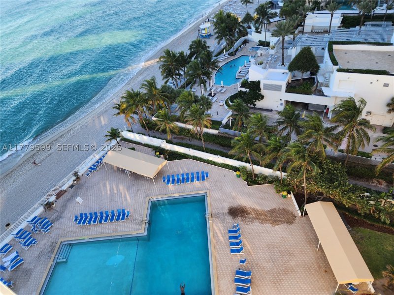 Apartment for rent at Alexander Towers 1214
