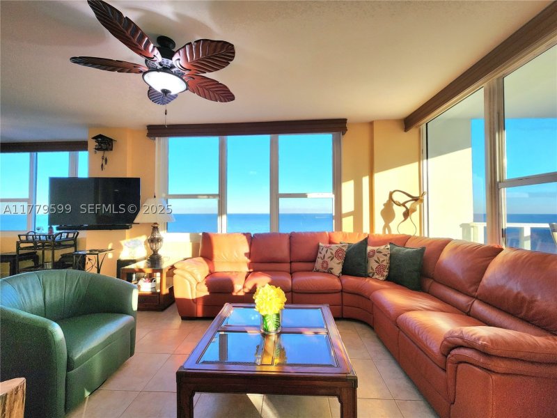 Apartment for rent at Alexander Towers 1214