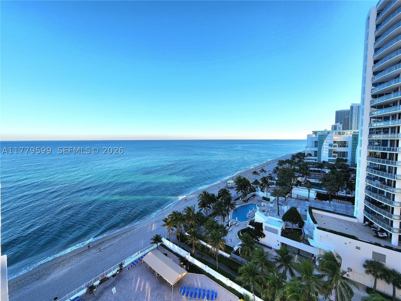 Apartment for rent at Alexander Towers 1214