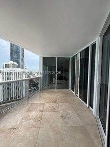 Aluguel de apartamento no Ocean Three 2804