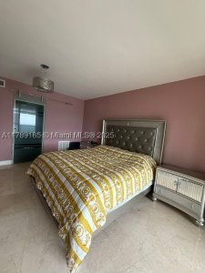 Aluguel de apartamento no Ocean Three 2804