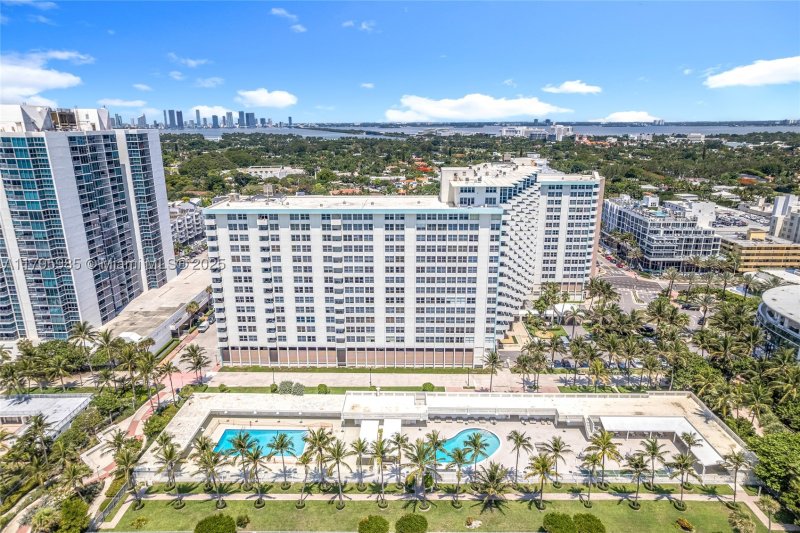 Condo for sale at Triton Towers 1218