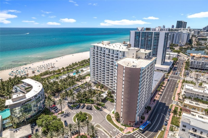 Condo for sale at Triton Towers 1218